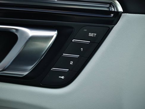 New 2026 Porsche Macan S image 23