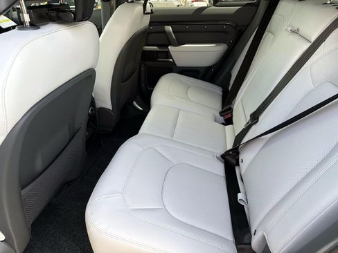New 2026 Land Rover Defender 110 X-Dynamic SE image 13