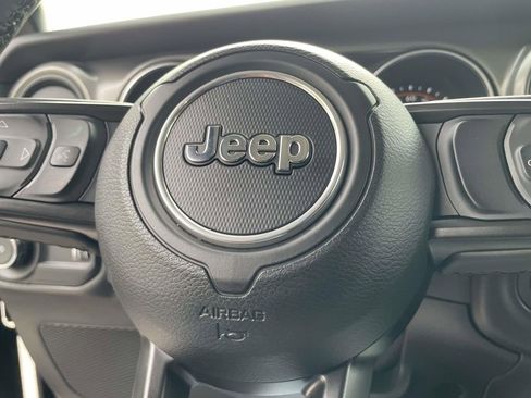 Used 2023 Jeep Wrangler Unlimited Sport AWD/4WD image 29
