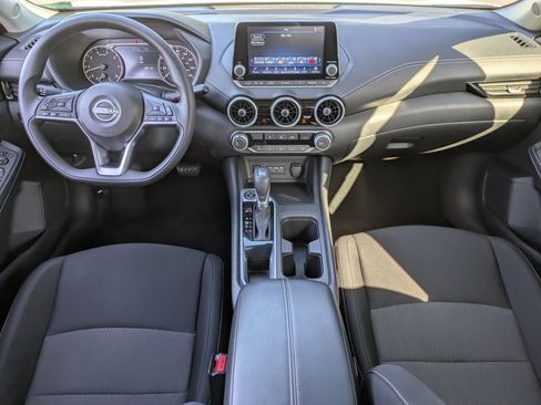 Used 2025 Nissan Sentra SV image 13