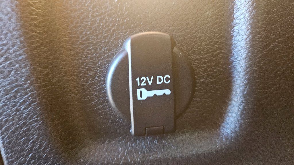 Used 2017 Jeep Renegade Altitude FWD image 16