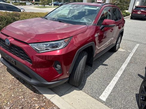Used 2021 Toyota RAV4 XLE w/ Convenience Package AWD/4WD image 1