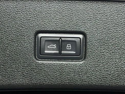 Used 2022 Audi SQ5 Prestige image 15