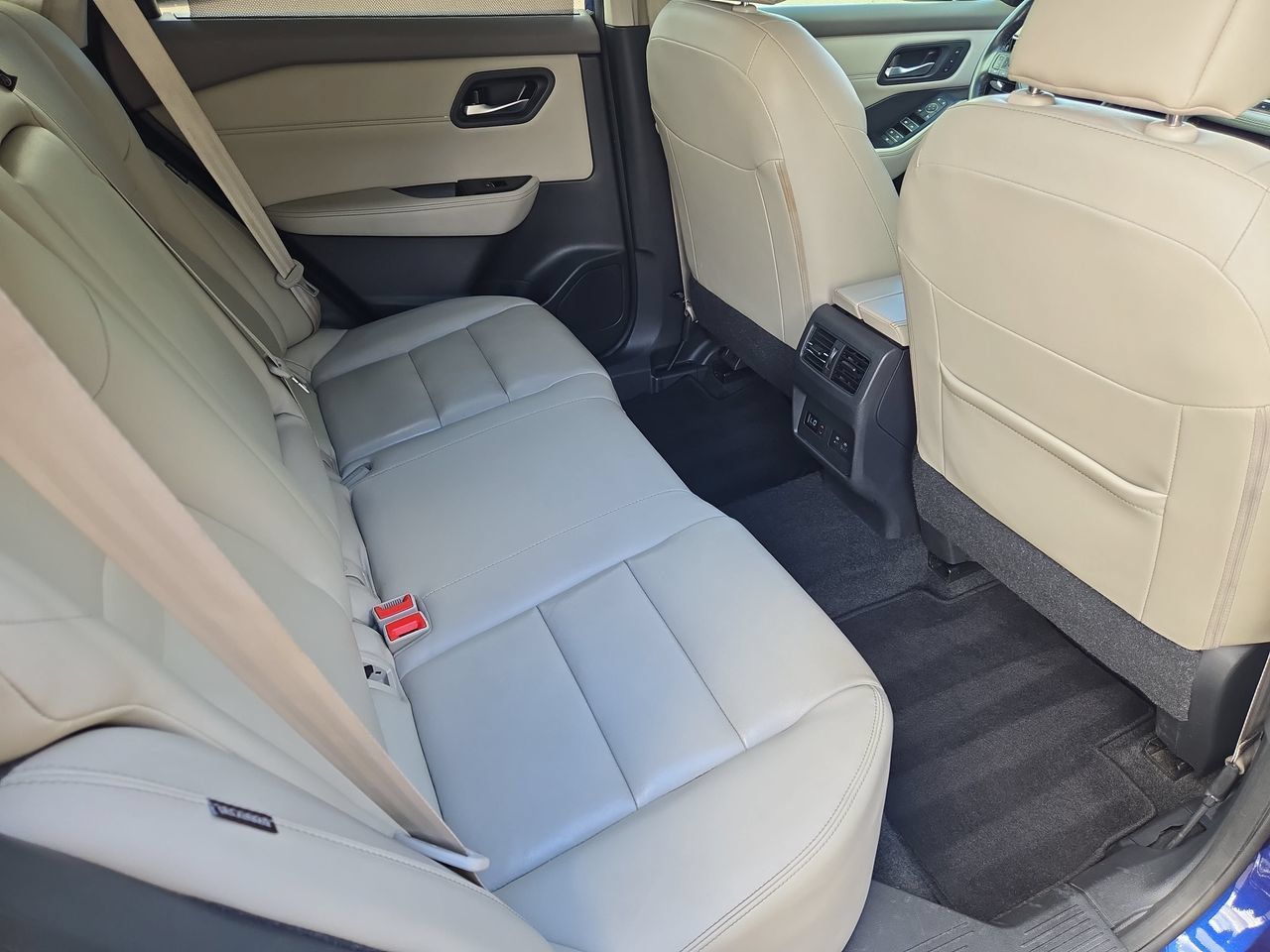 Used 2023 Nissan Rogue SL w/ SL Premium Package FWD image 11