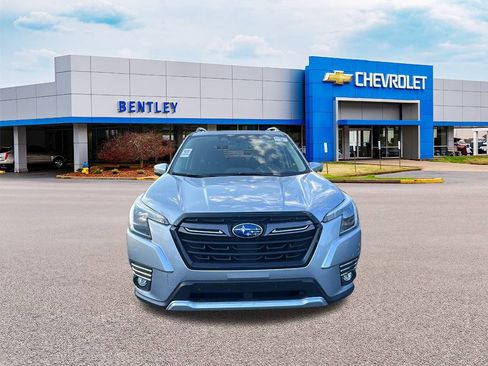 Used 2022 Subaru Forester Touring image 3