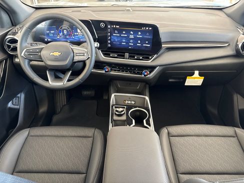 New 2026 Chevrolet Equinox LT w/ Convenience Package II FWD image 21