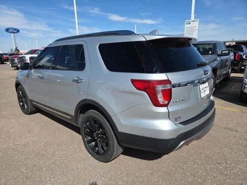 Used 2017 Ford Explorer Limited image 3