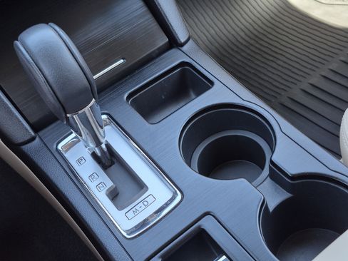 Used 2016 Subaru Outback 2.5i Limited AWD/4WD image 23