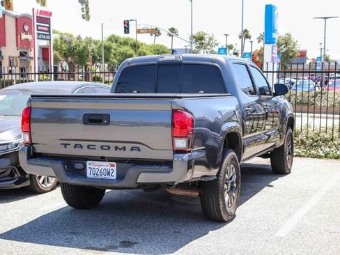 Used 2020 Toyota Tacoma SR w/ SR Convenience Package RWD image 9