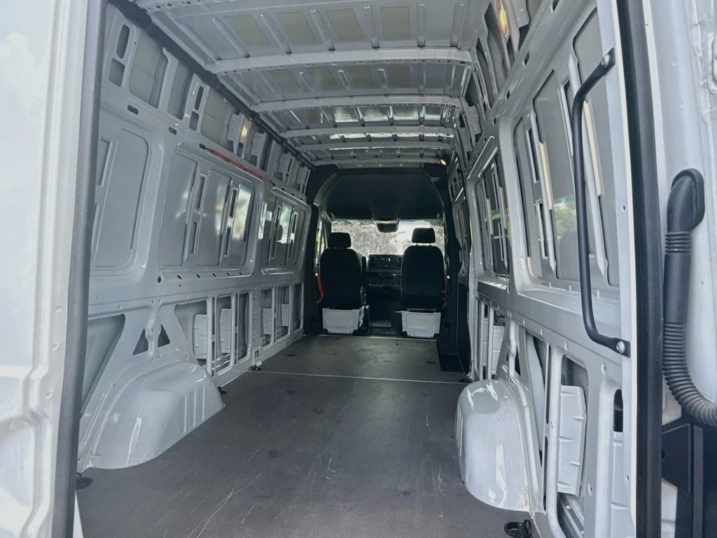 Used 2023 Mercedes-Benz Sprinter 2500 image 26