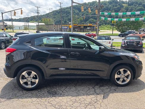 Used 2020 Honda HR-V LX image 6
