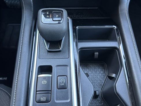 Certified 2025 Nissan Pathfinder SL w/ SL Premium Package image 33