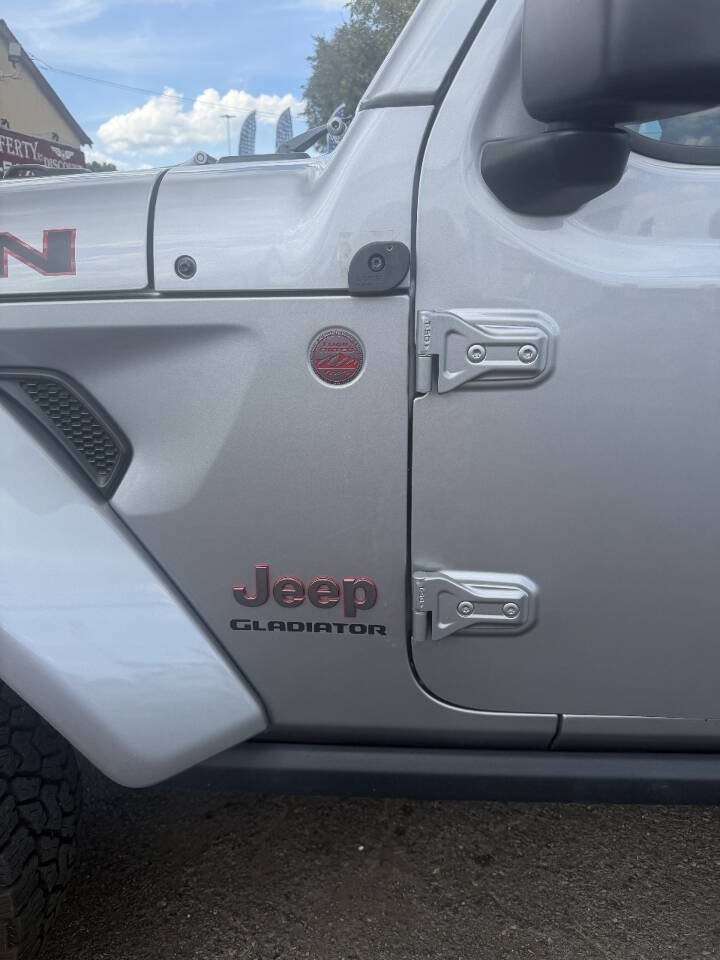 Used 2020 Jeep Gladiator Rubicon AWD/4WD image 2
