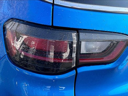 Used 2024 Jeep Compass Latitude w/ Sun and Sound Group image 28