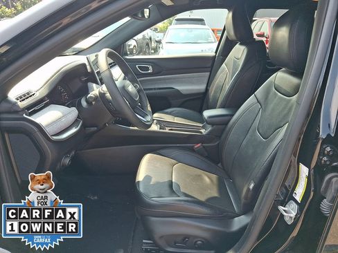 Used 2023 Jeep Compass Latitude AWD/4WD image 14