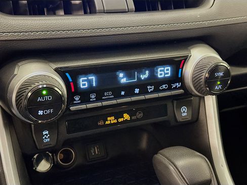 Used 2024 Toyota RAV4 XLE image 24