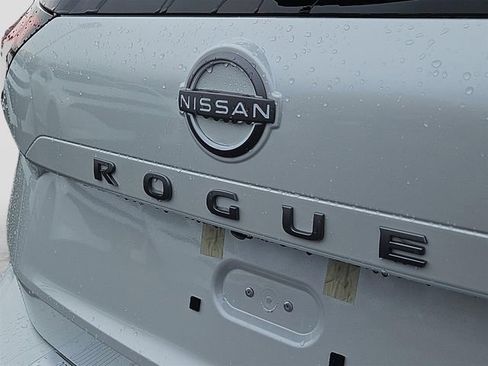 New 2026 Nissan Rogue SV image 4