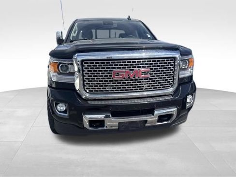 Used 2017 GMC Sierra 2500 Denali AWD/4WD image 5