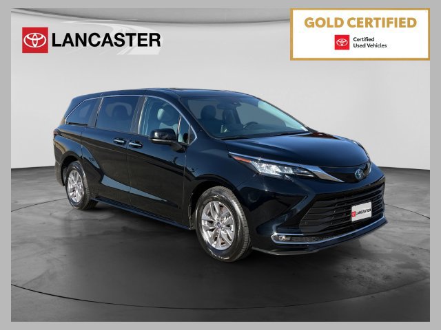 Certified 2022 Toyota Sienna XLE FWD image 1