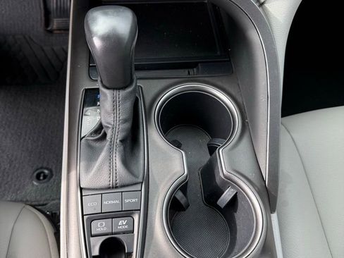 Used 2022 Toyota Camry SE FWD image 14