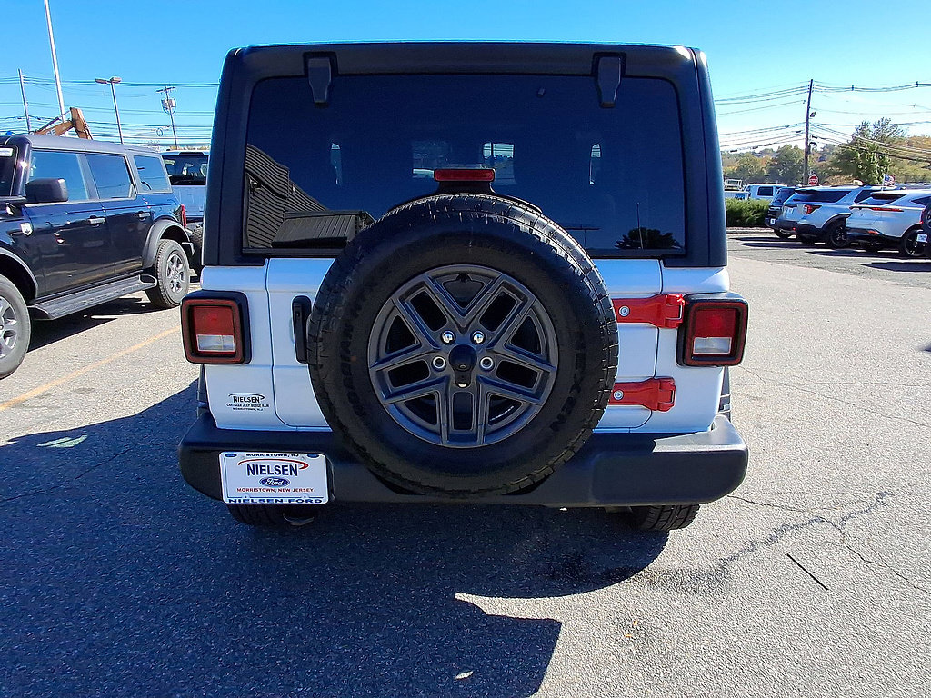 Used 2024 Jeep Wrangler Sport AWD/4WD image 29