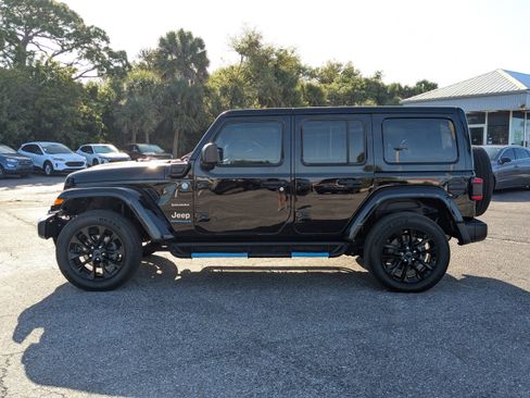Used 2024 Jeep Wrangler Unlimited Sahara w/ Safety Group AWD/4WD image 7