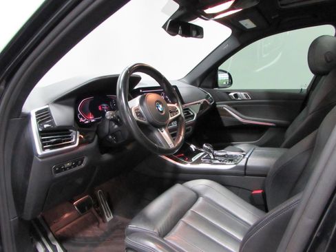 Used 2021 BMW X5 xDrive40i w/ M Sport Package AWD/4WD image 13