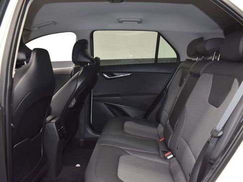 Used 2025 Kia Niro EX image 10