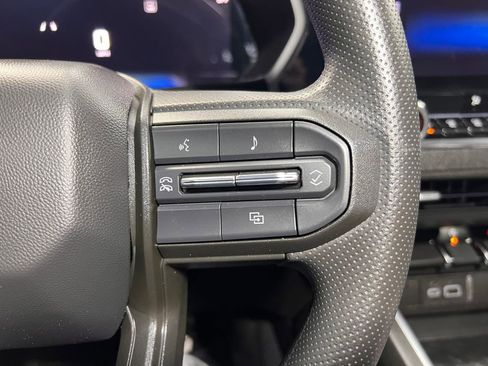 Used 2025 Chevrolet Colorado Trail Boss image 11