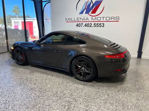 Used 2013 Porsche 911 Carrera 4S image 2