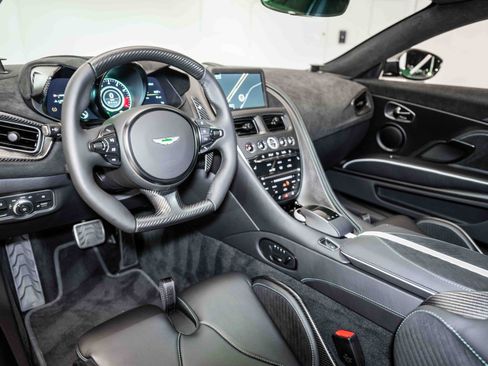 Used 2023 Aston Martin DBS Coupe RWD image 3