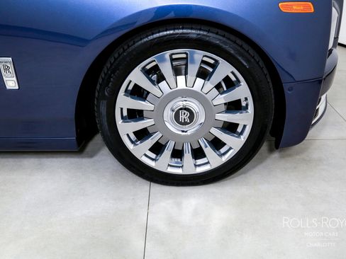 Used 2019 Rolls-Royce Phantom Sedan image 40