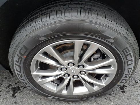 Used 2023 Cadillac XT5 Premium Luxury w/ LPO, Floor Liner Package AWD/4WD image 16