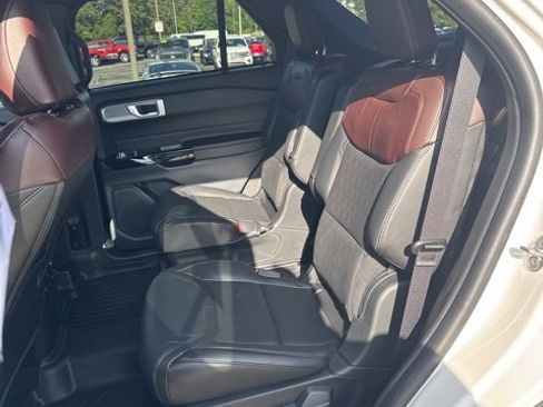 Used 2023 Ford Explorer Platinum w/ Class IV Trailer Tow Package image 10