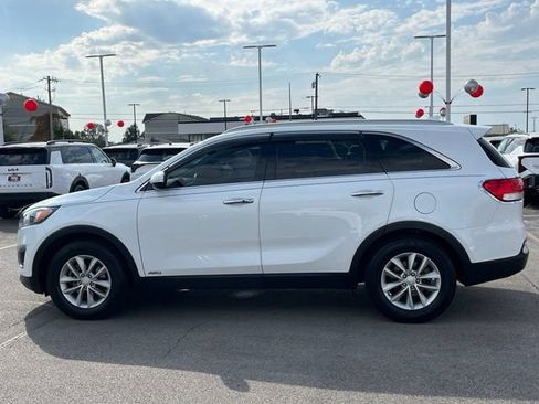 Used 2017 Kia Sorento AWD w/ LX Convenience Package image 7
