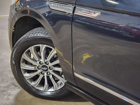 Used 2024 Lincoln Navigator Premiere AWD/4WD image 22