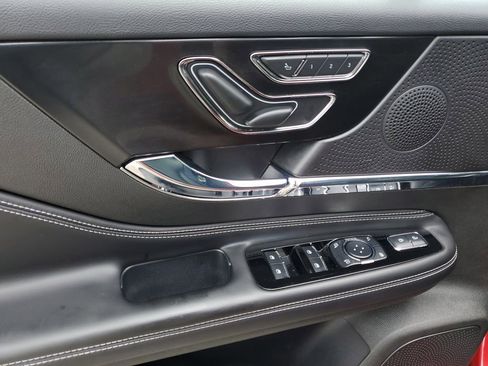 Used 2023 Lincoln Corsair Reserve image 19