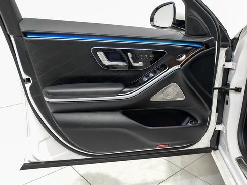 Used 2022 Mercedes-Benz S 580 4MATIC Sedan image 36