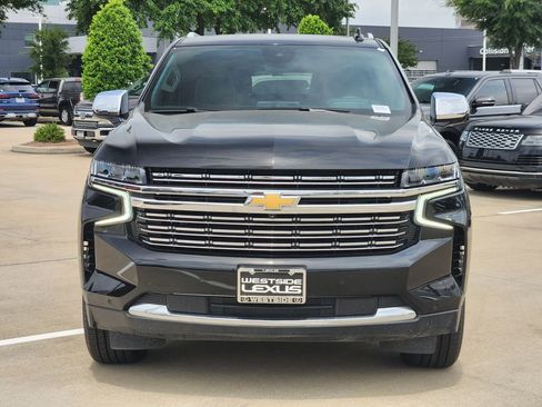 Used 2024 Chevrolet Suburban Premier w/ Premium Package 2 AWD/4WD image 2