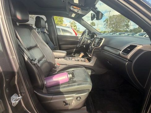 Used 2017 Jeep Grand Cherokee Limited image 14