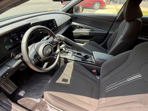 Used 2025 Hyundai Elantra Sport w/ Cargo Package FWD image 9