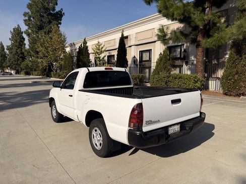 Used 2014 Toyota Tacoma 2WD Regular Cab image 6