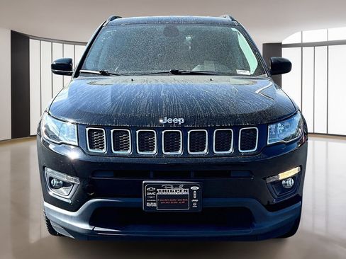 Used 2018 Jeep Compass Latitude w/ Cold Weather Group AWD/4WD image 2