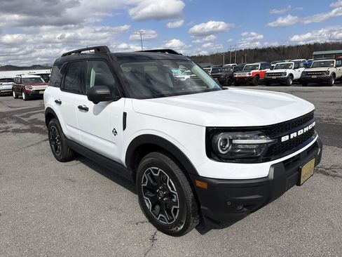 New 2026 Ford Bronco Sport Outer Banks w/ Outer Banks Tech Package+ AWD/4WD image 3