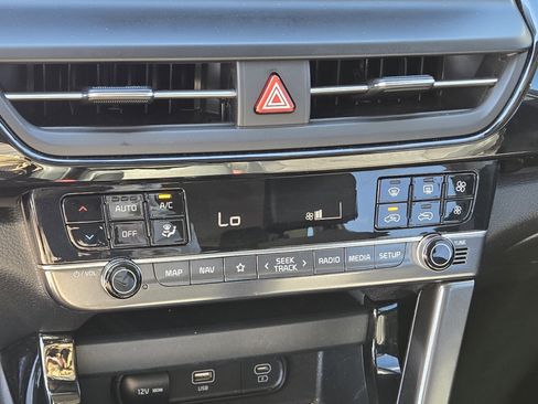 Certified 2024 Kia Seltos S image 21