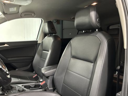 Used 2019 Volkswagen Tiguan SE image 25