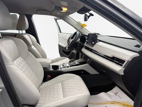 Used 2022 Mitsubishi Outlander SEL image 25