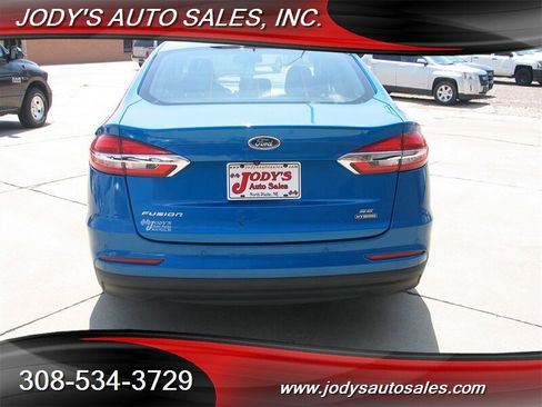Used 2020 Ford Fusion SE FWD image 33