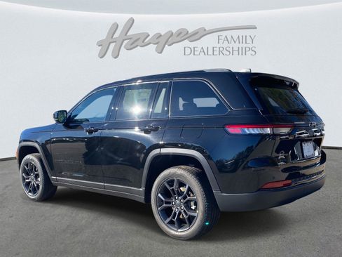 New 2025 Jeep Grand Cherokee Limited w/ Trailer Tow Package image 5