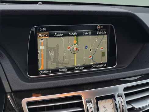 Used 2016 Mercedes-Benz E 250 Sedan image 27